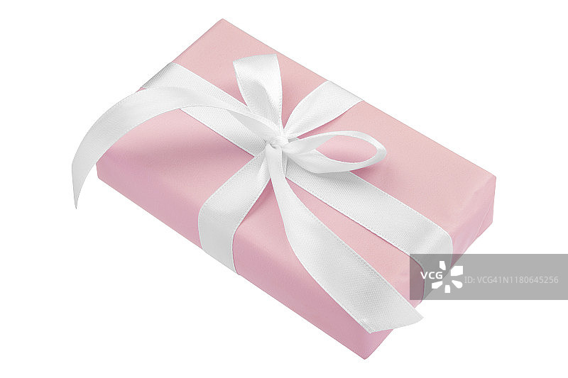 粉红色礼盒与白色丝带和蝴蝶结孤立在白色背景图片素材