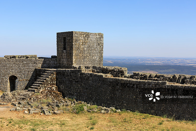 古老城堡的废墟(孟山都/伊丹哈-诺瓦，葡萄牙)图片素材