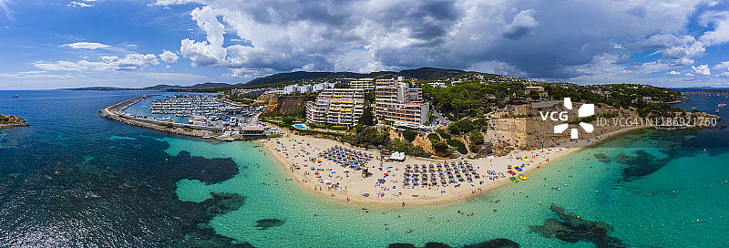 西班牙，巴利阿里群岛，马略卡岛，鸟瞰图的入口，海滩普拉佳德S'Oratori图片素材