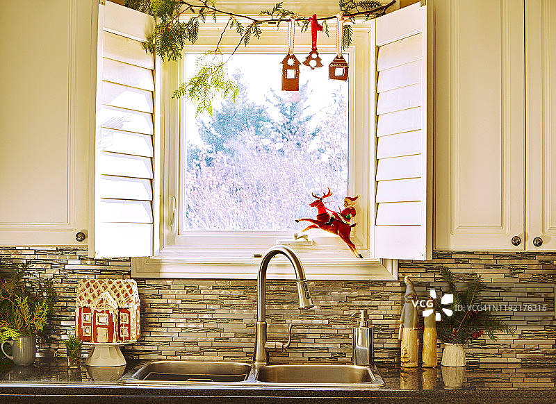 圣诞装饰厨房窗户图片素材