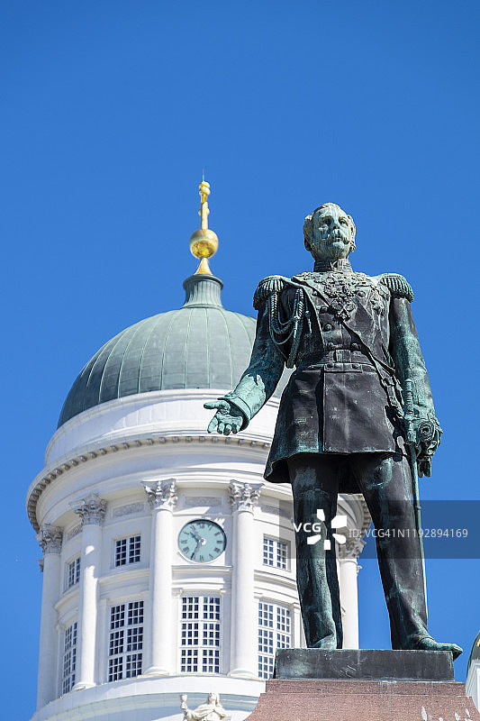 亚历山大二世雕像，赫尔辛基大教堂，赫尔辛基，斯堪的纳维亚，欧洲图片素材