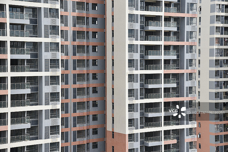 江门市蓬江区住宅小区正午高架景。图片素材