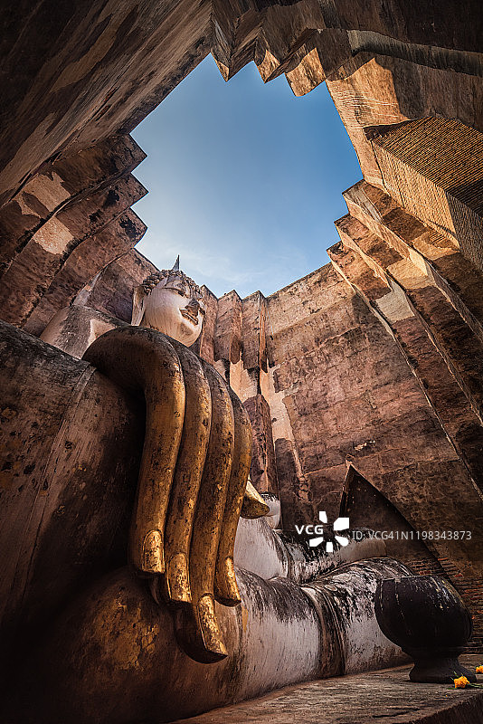 泰国素可泰省素可泰历史公园的美丽佛像和建筑艺术。泰国佛教历史建筑。联合国教科文组织世界遗产图片素材