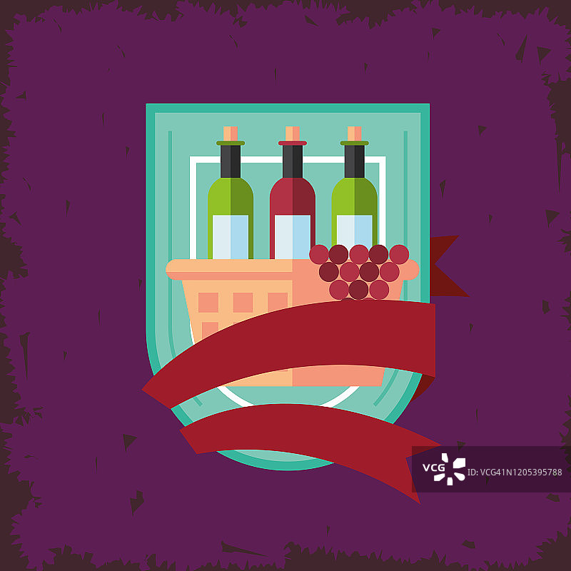酒瓶和葡萄一起装在篮子里喝图片素材