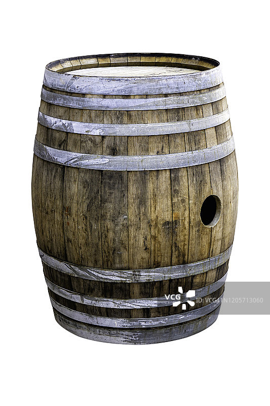 木桶为香槟，葡萄酒，威士忌，朗姆酒，啤酒，与钢环上的白色背景。图片素材