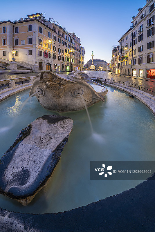 Barcaccia喷泉，西班牙广场，罗马，意大利图片素材