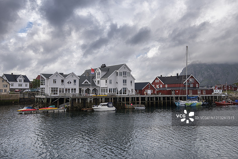 典型的挪威村庄，罗浮敦群岛，挪威图片素材