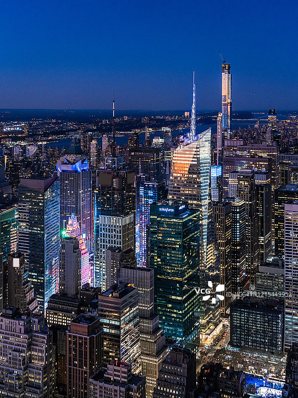 高角度暮光中城天际线-纽约图片素材