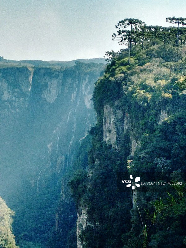 Itaimbezinho峡谷，位于巴西南大河湾坎巴拉do Sul的Aparados da Serra国家公园。图片素材