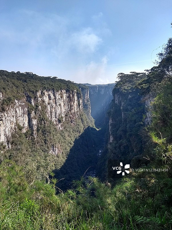 Itaimbezinho峡谷，位于巴西南大河湾坎巴拉do Sul的Aparados da Serra国家公园。图片素材