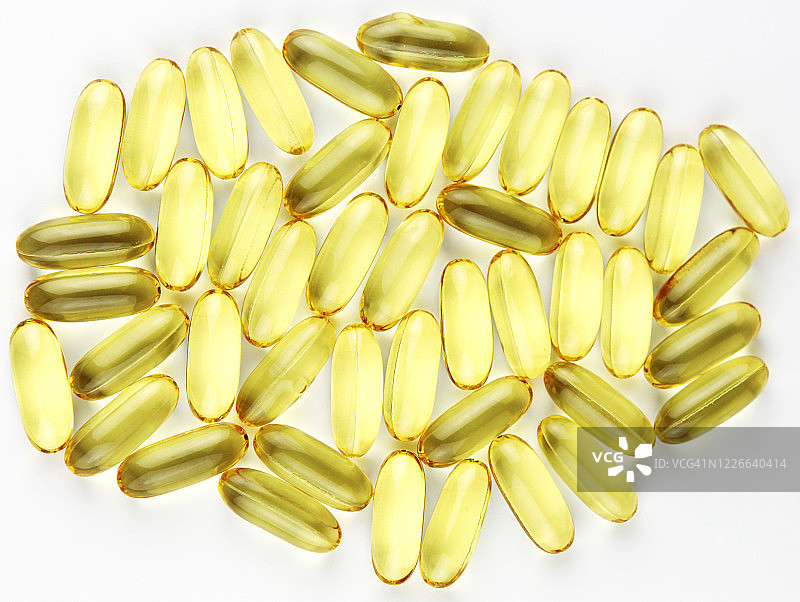 白色背景上的欧米伽-3脂肪酸图像图片素材