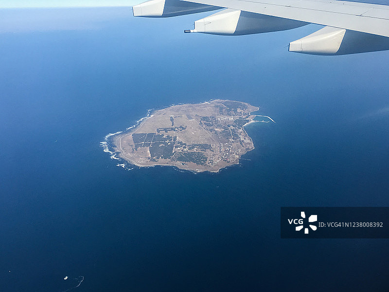 从飞机上俯瞰罗本岛图片素材