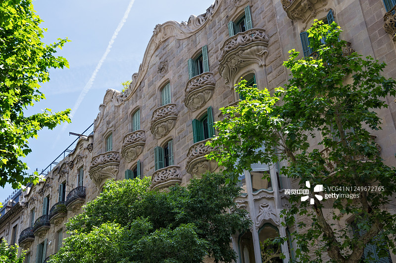 著名的Casa Manuel Felip建筑。是由建筑师Telmo Fernandez Janot设计的现代主义建筑，建于1901年。图片素材
