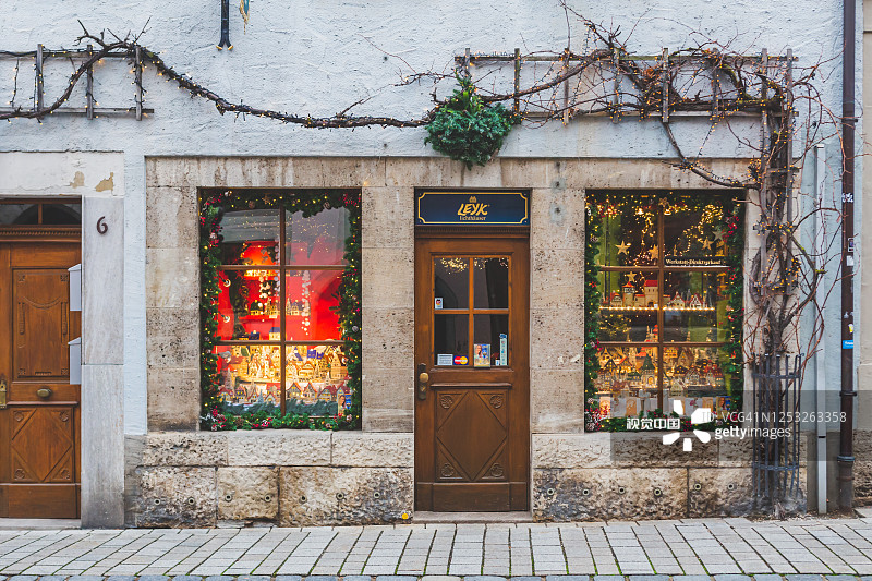 一家商店的正面装饰明亮的圣诞节在Rothenburg ob der Tauber在德国图片素材