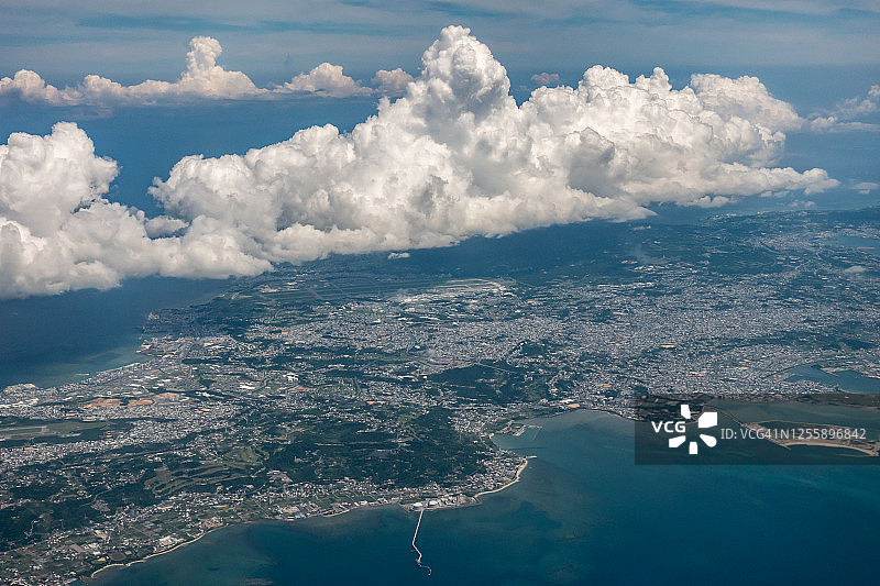 太平洋、宜野湾和日本冲绳县的冲绳市图片素材
