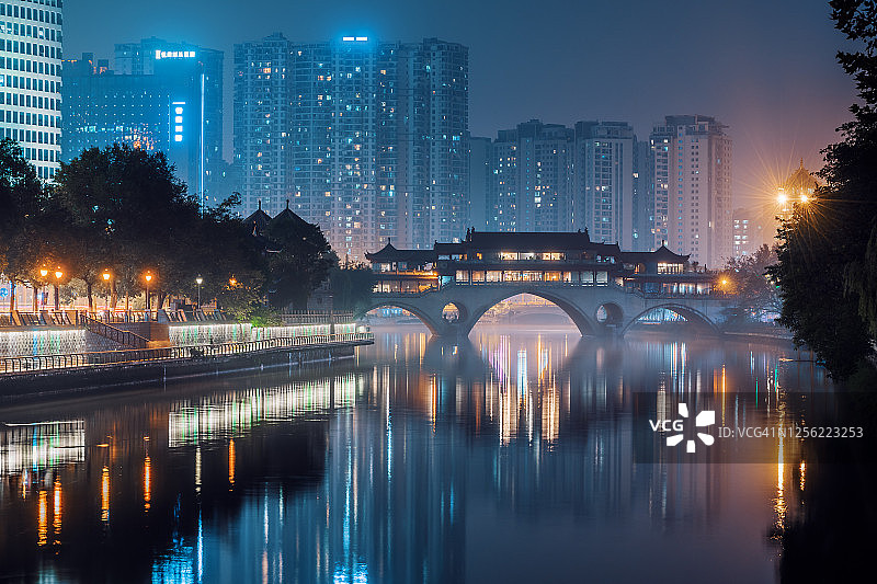夜深人静的成都安顺大桥在锦江之上图片素材