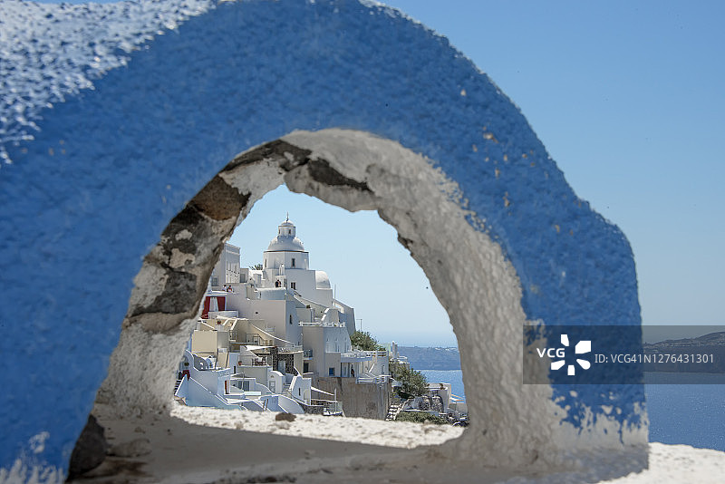 希腊基克拉迪斯岛圣托里尼岛菲拉的希腊教堂Agios Minas图片素材