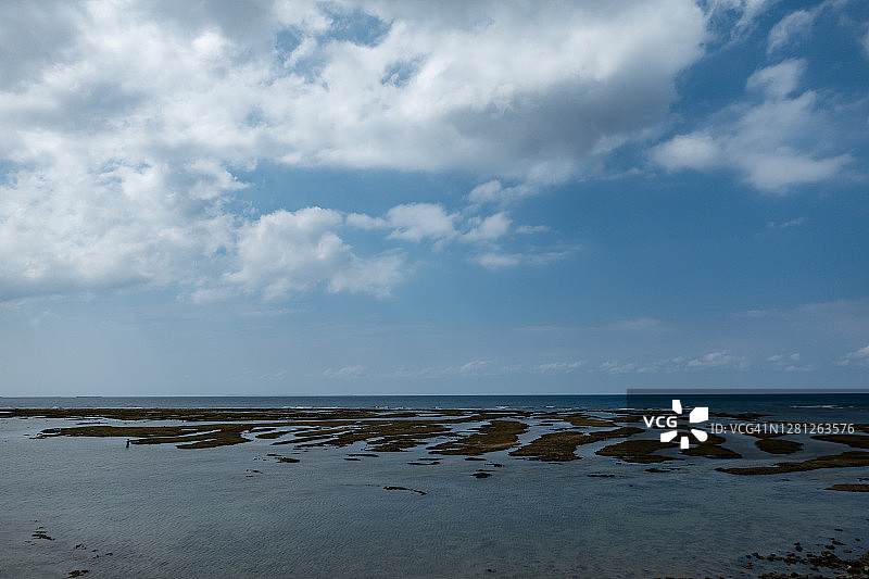 日本冲绳县的海滩图片素材