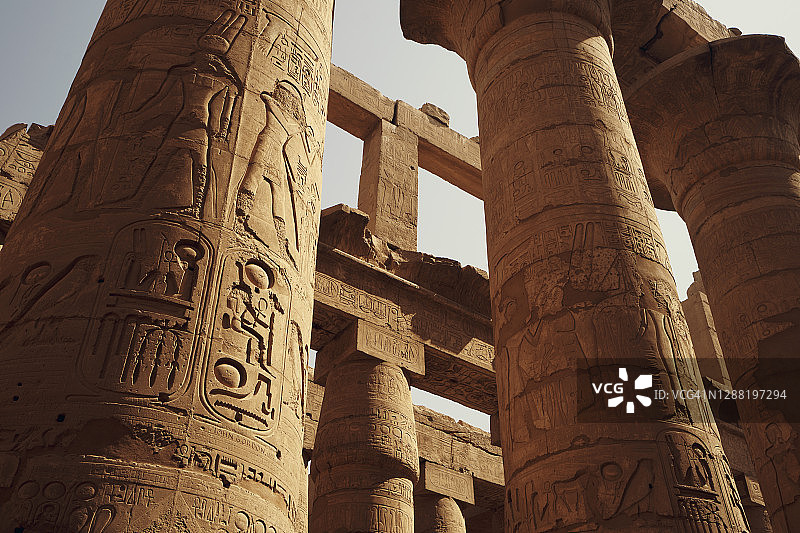 埃及卢克索卡纳克神庙的象形石雕图片素材