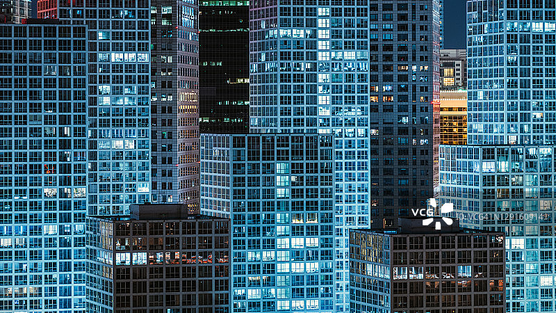 北京摩天大楼的高角度夜景图片素材