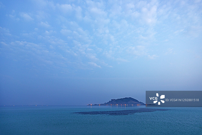 韩国济州岛，惠普宰海滩和比阳岛海景图片素材
