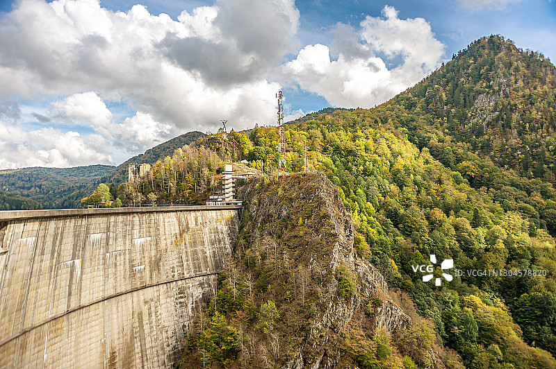 Vidraru大坝(Barajul Vidraru)，喀尔巴阡山脉的一个水力发电厂图片素材