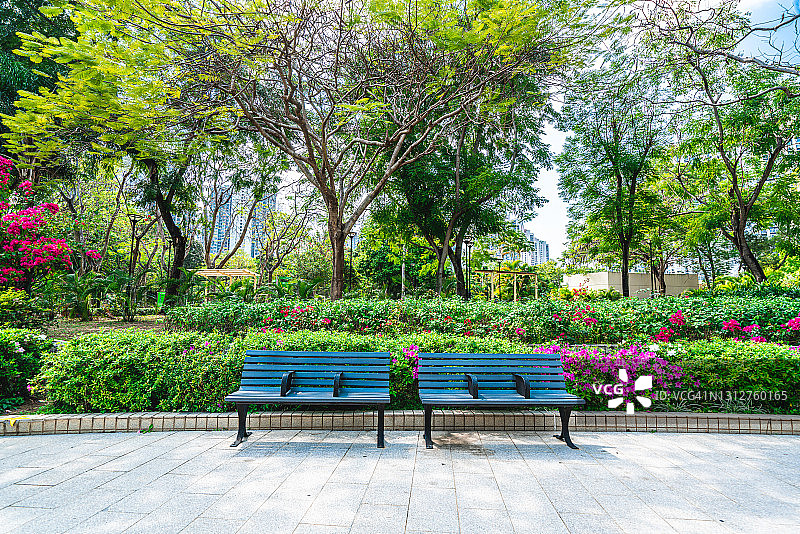 香港天水围公园内的小路图片素材