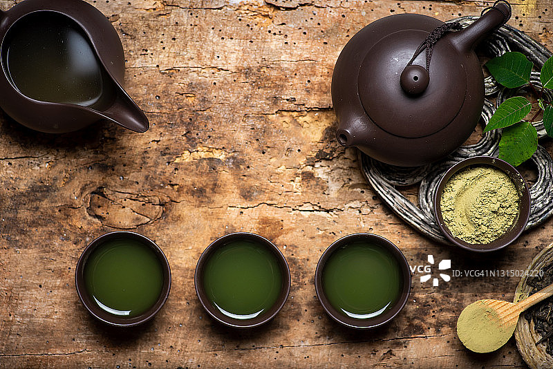 新鲜有机抹茶绿茶饮料及粉图片素材