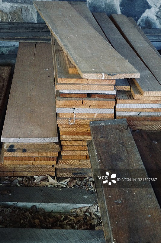 木材厂堆放的木板图片素材