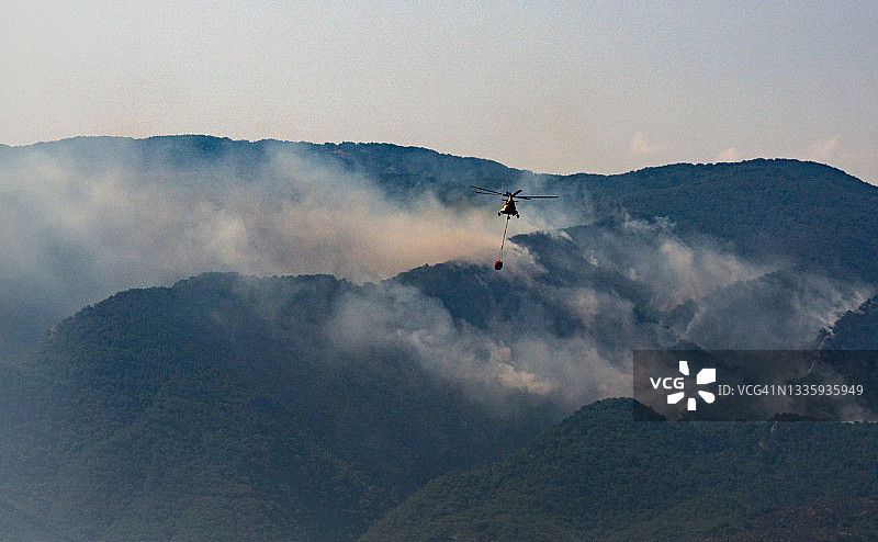 艾达山森林火灾图片素材