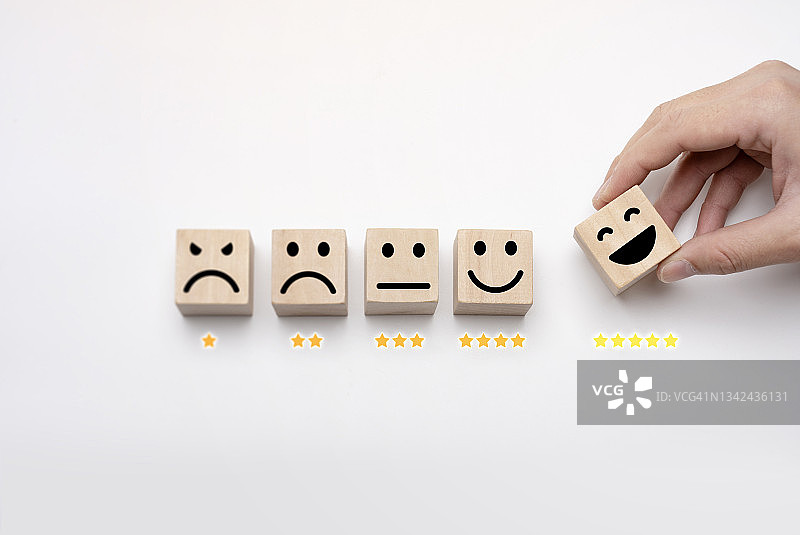 最佳服务评级，客户体验理念，对客户的手评满意度达到最高的五星评级。图片素材