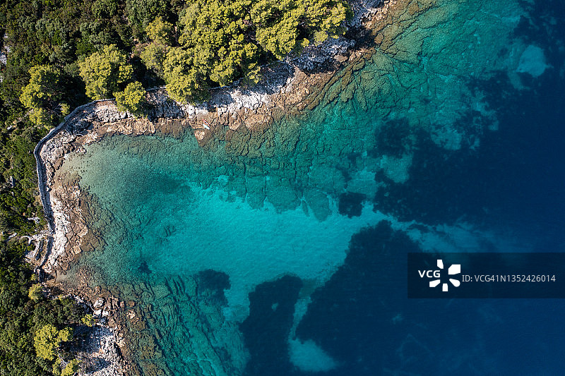 无人机视野的亚得里亚海和海岸线图片素材