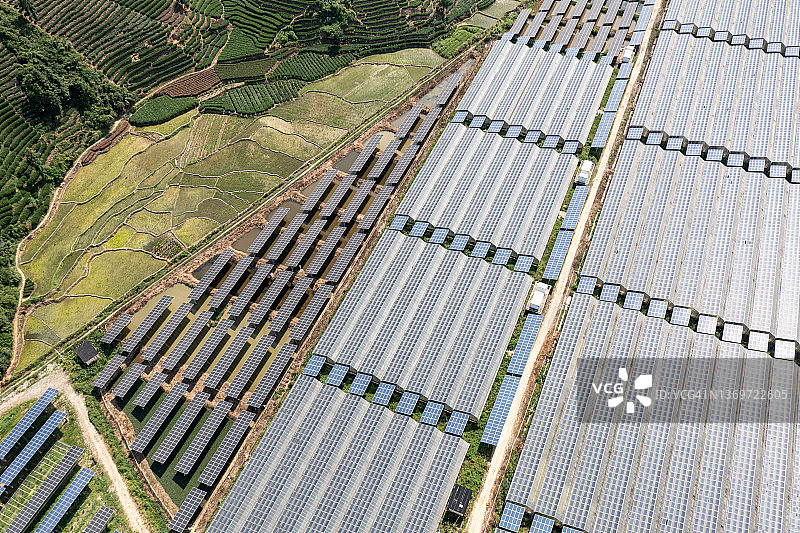 太阳能发电厂鸟瞰图图片素材