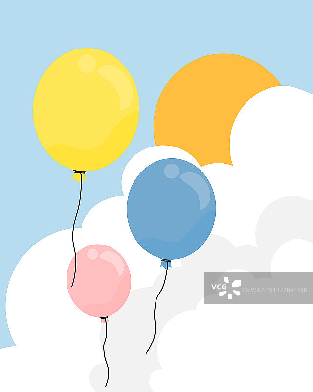 气球高飞在云层之上的天空。图片素材