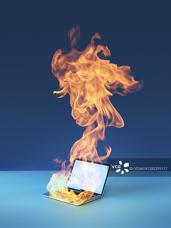 笔记本电脑着火了图片素材