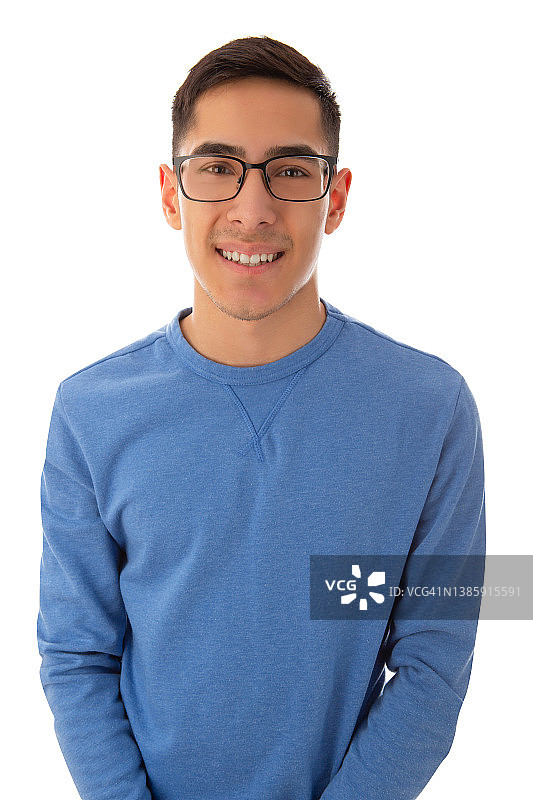 微笑的年轻人戴着眼镜图片素材