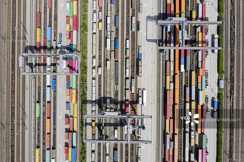 铁路枢纽、货柜码头鸟瞰图图片素材
