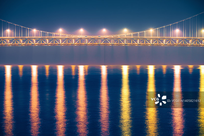 晚上跨海大桥图片素材
