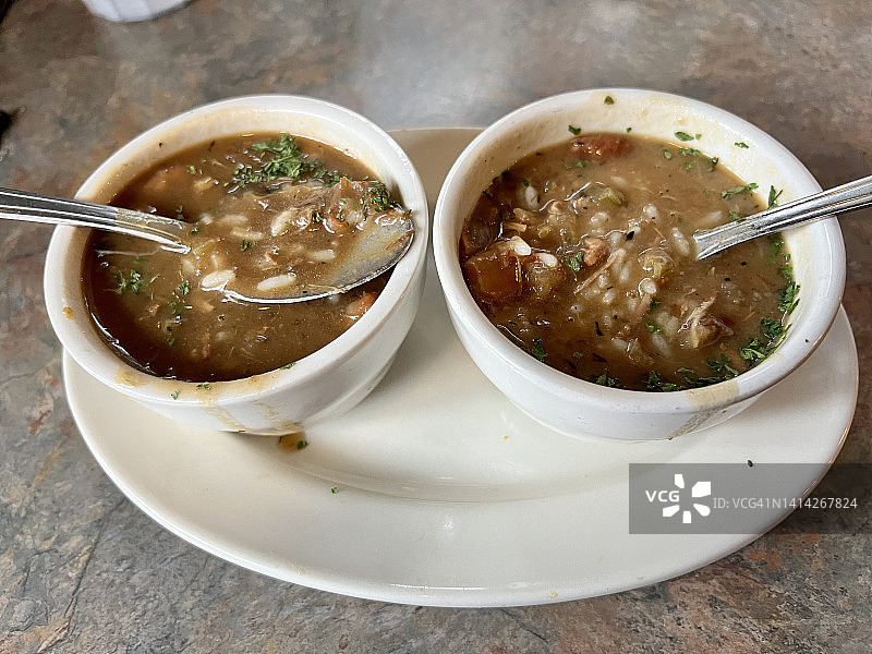 海鲜秋葵汤和传统秋葵汤准备在新奥尔良吃图片素材