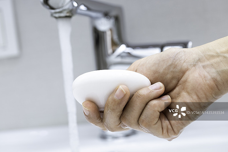 用肥皂洗手图片素材