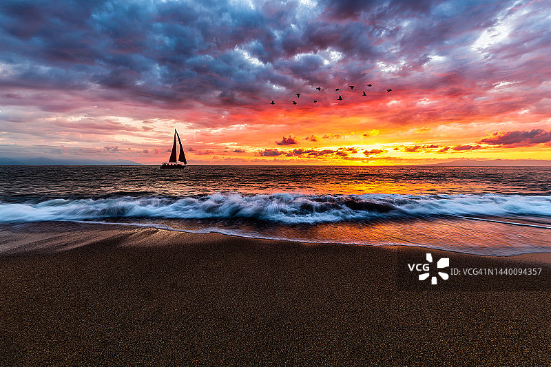 日落海洋帆船海滩励志自然日出高分辨率图片素材