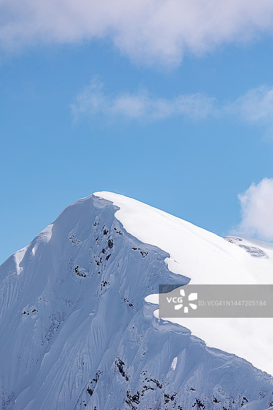 冬季令人惊叹的山地景观图片素材