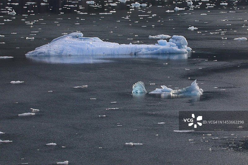 漂浮冰川冰图片素材