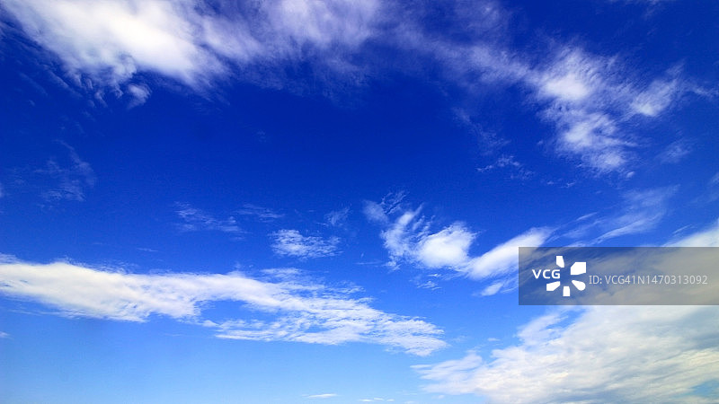 印度尼西亚天空中云的低角度视图图片素材
