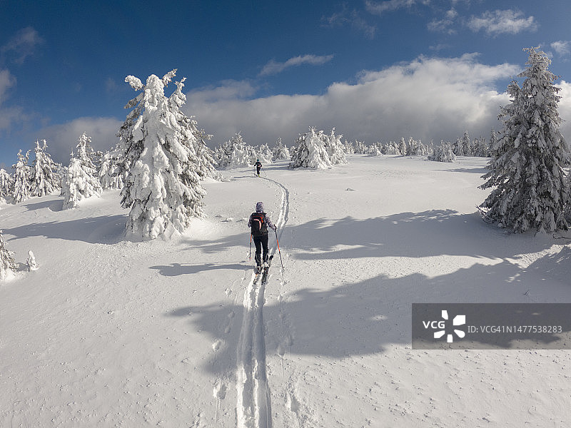 冬季滑雪旅行——旅程才是终点图片素材