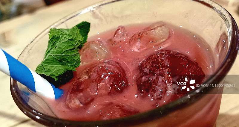 树莓的鸡尾酒图片素材