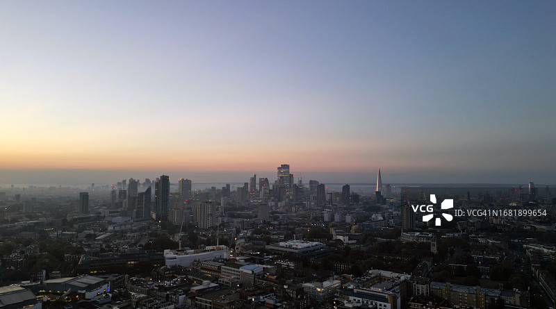 黎明时分的伦敦图片素材