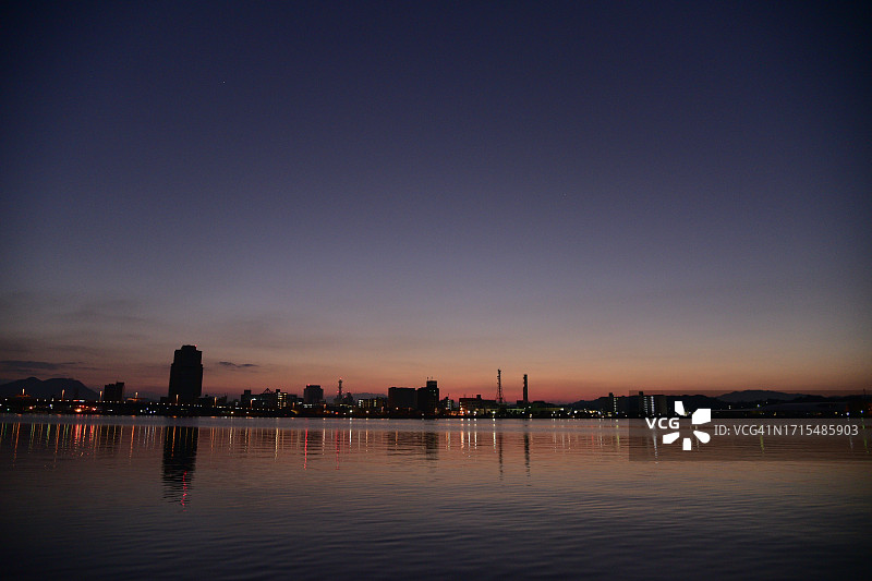 日出在真司湖和松江市图片素材