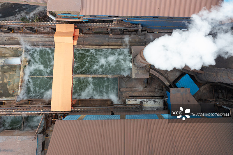 钢铁厂烟囱鸟瞰图图片素材