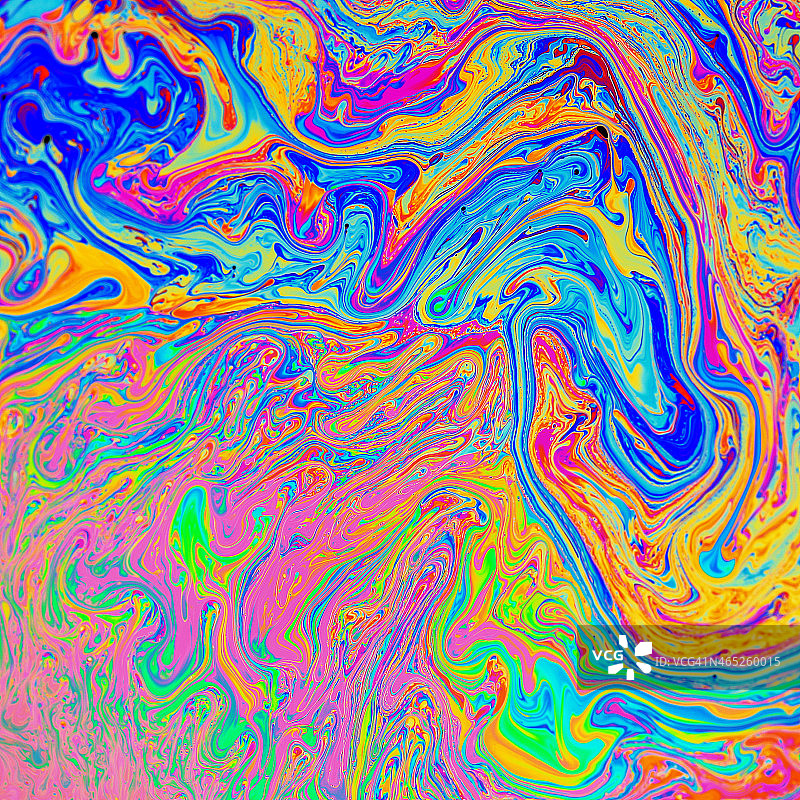 彩虹的颜色由肥皂创造图片素材